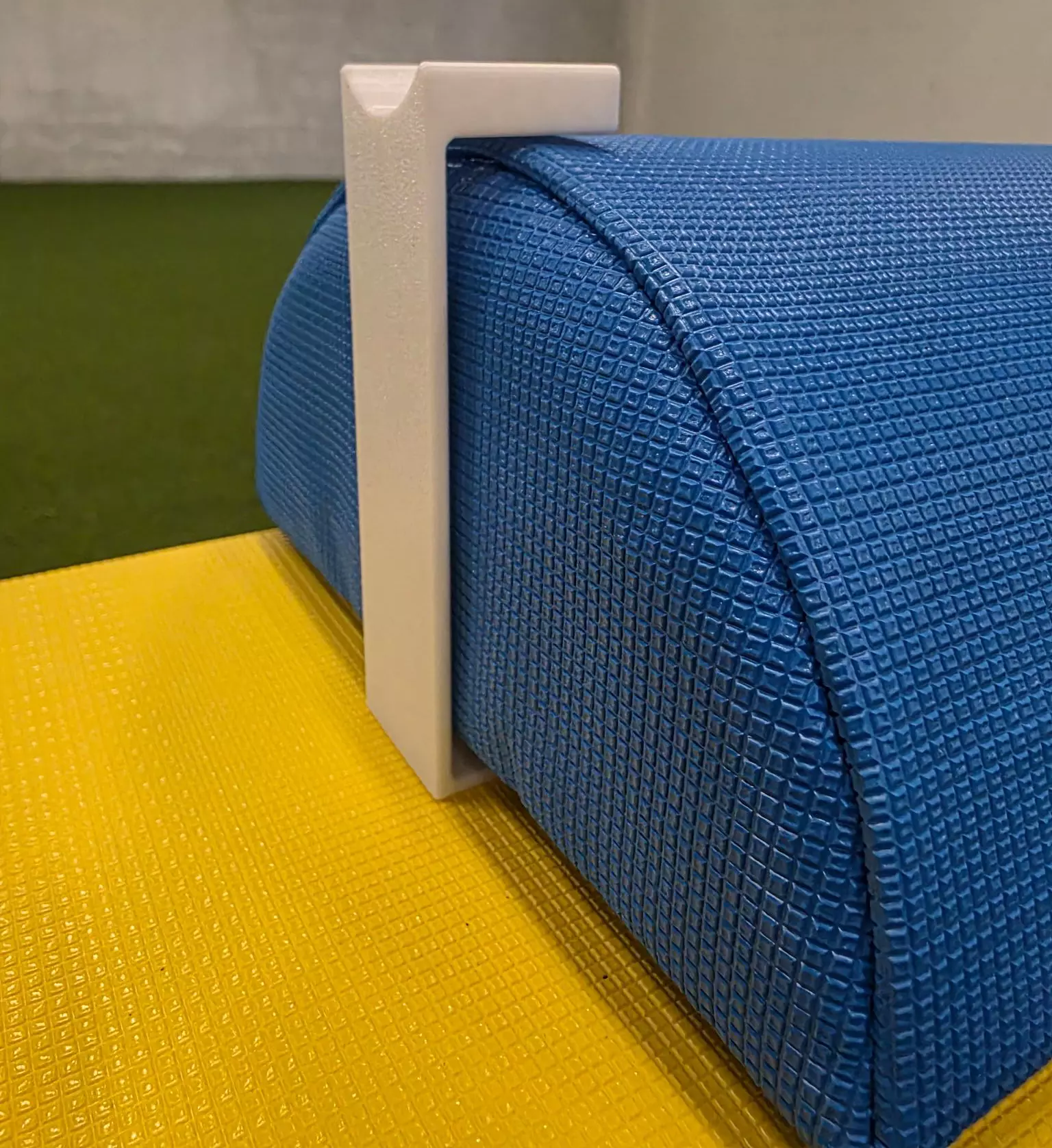 Barra trasparente con supporto per muro da 1 m - immagine 3